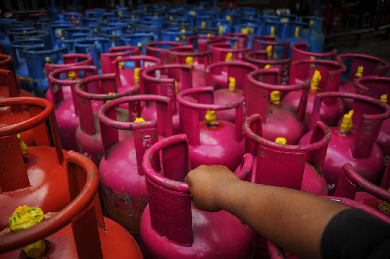 Pertamina Naikkan Harga...