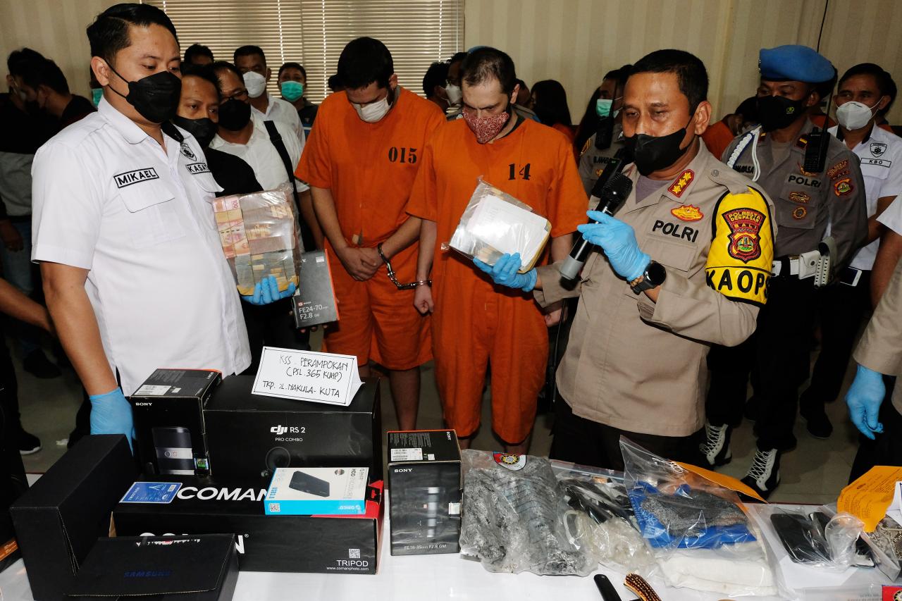 Ringkus Dua WNA Kasus...
