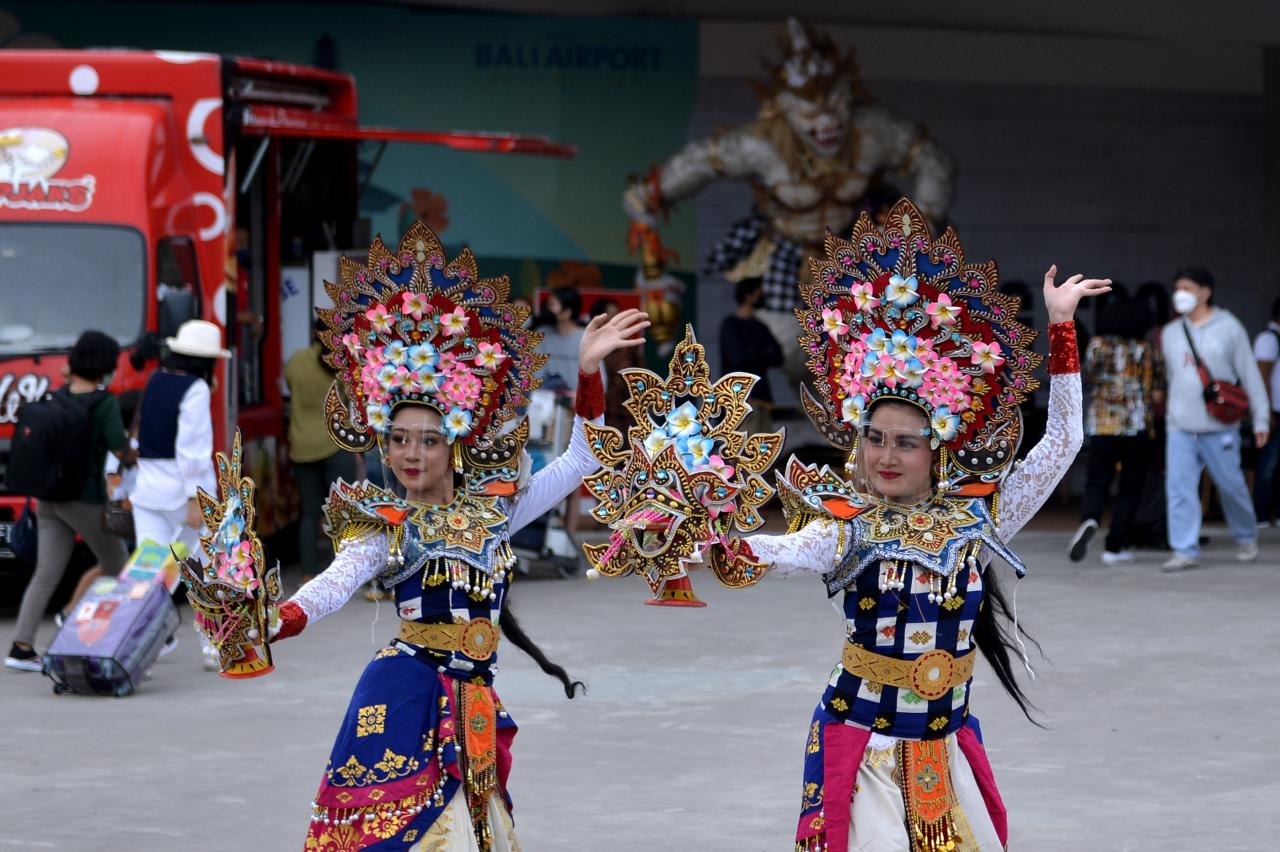 Atraksi Seni Budaya...