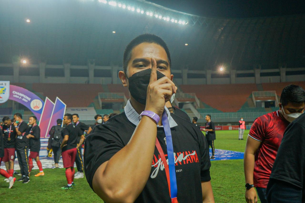 Angkat Piala Liga 2,...