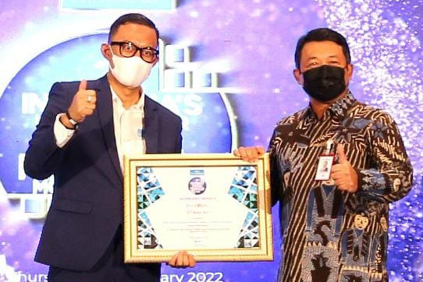 Bank DKI Raih Penghargaan...