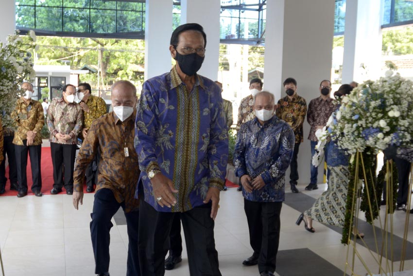 Sri Sultan Hamengku...