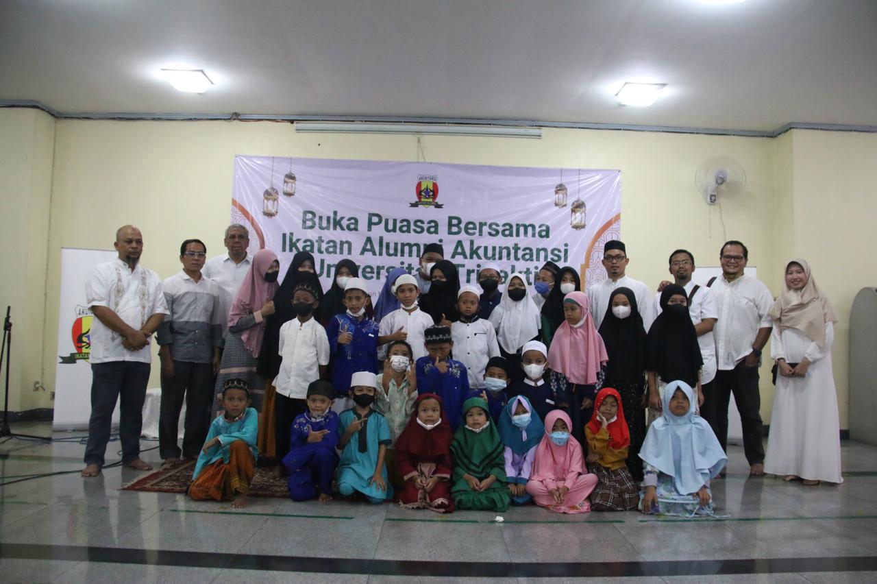 Gelar Buka Bersama,...