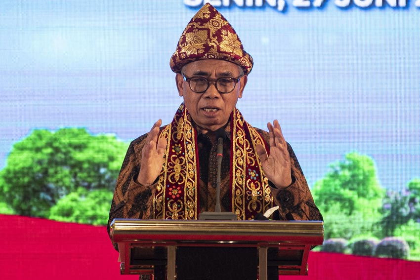 Wimboh Santoso Resmikan...