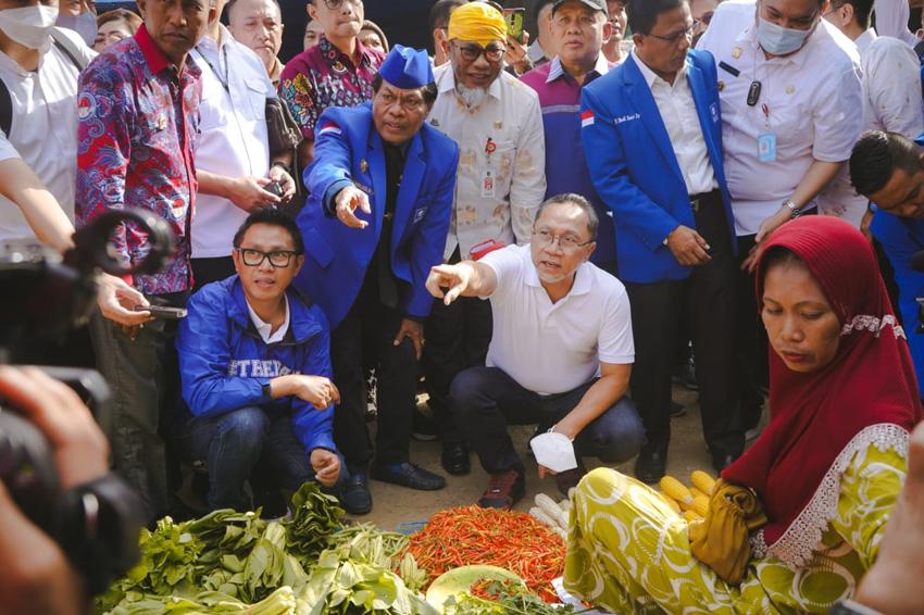 Kunjungi Pasar Toaya...