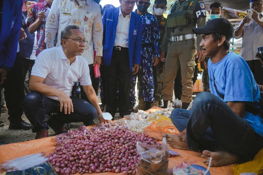 Kunjungi Pasar Toaya...