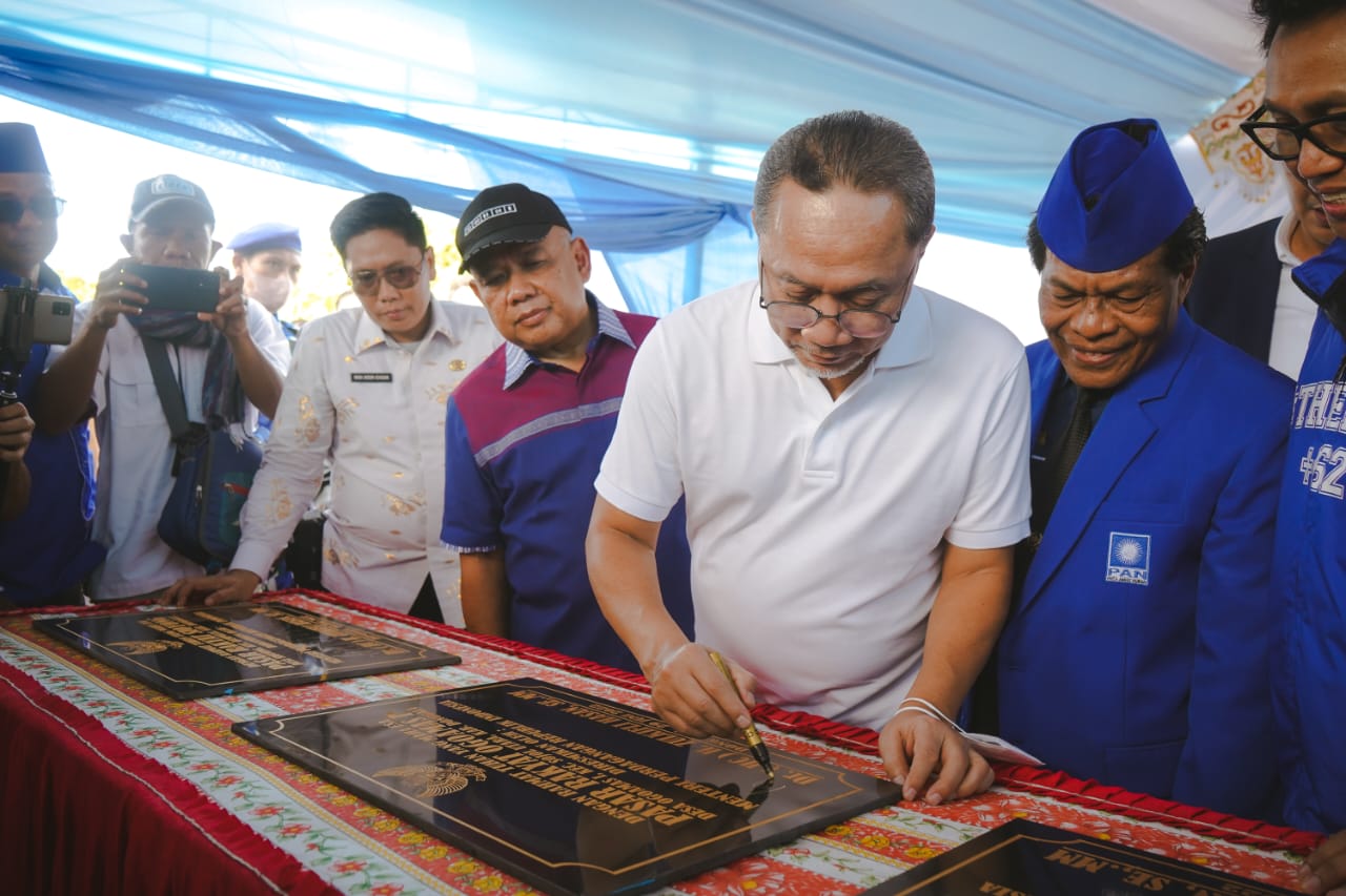 Kunjungi Pasar Toaya...