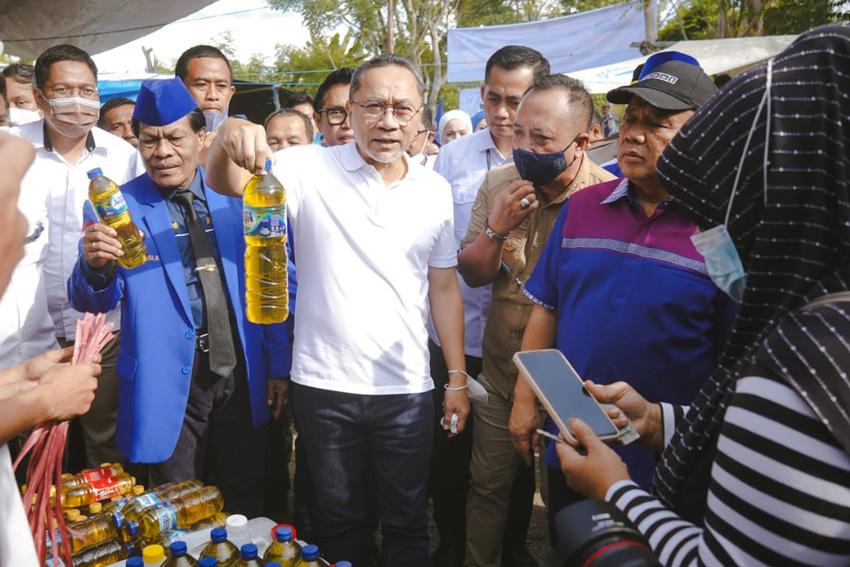 Kunjungi Pasar Toaya...