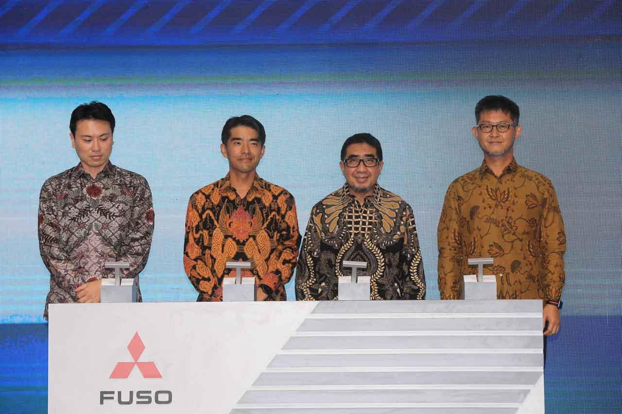 Mitsubishi Fuso Luncurkan...