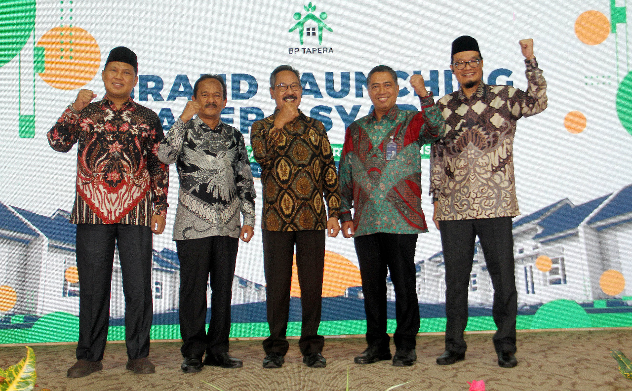 BTN Syariah Salurkan...
