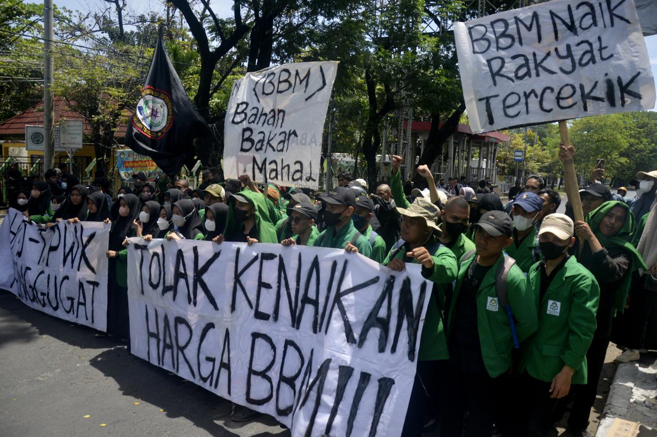 Aksi Tolak Kenaikan...
