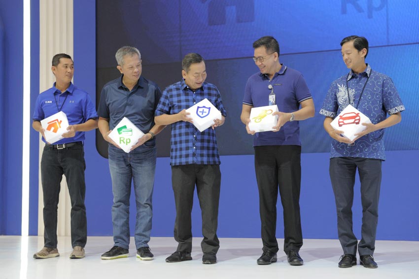 Resmi Dibuka, Gelaran...