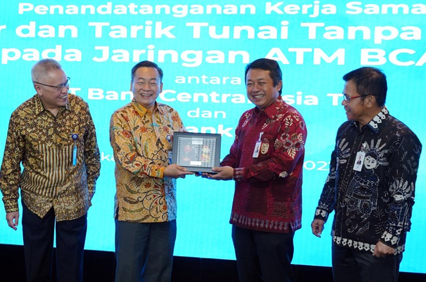 BCA dan Bank DKI Jalin...