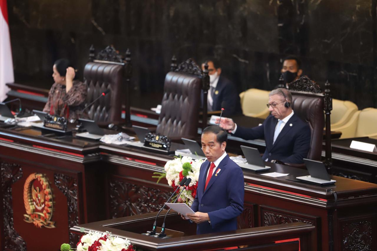 Presiden Jokowi Buka...