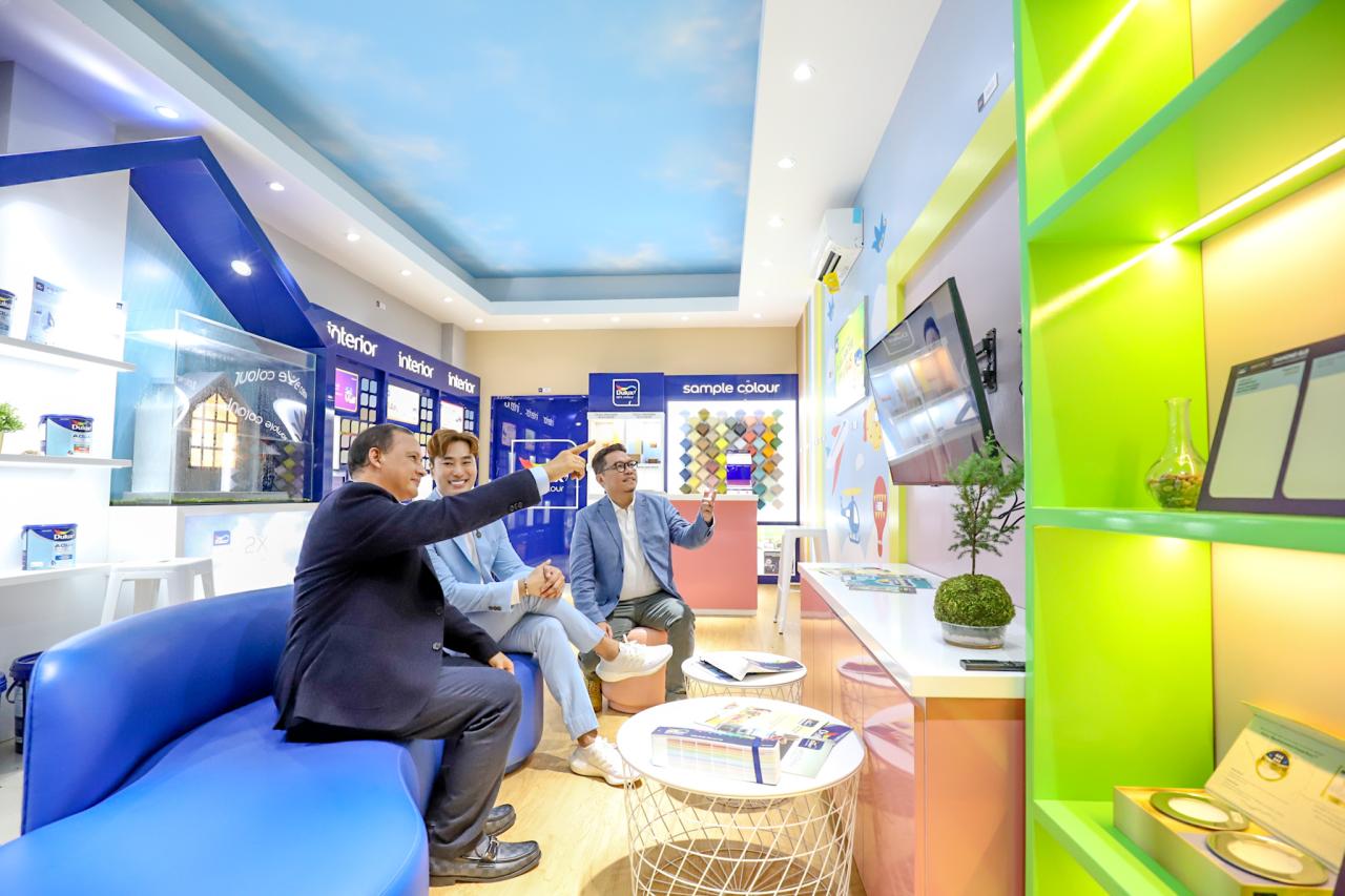 Dulux Resmikan Experience...