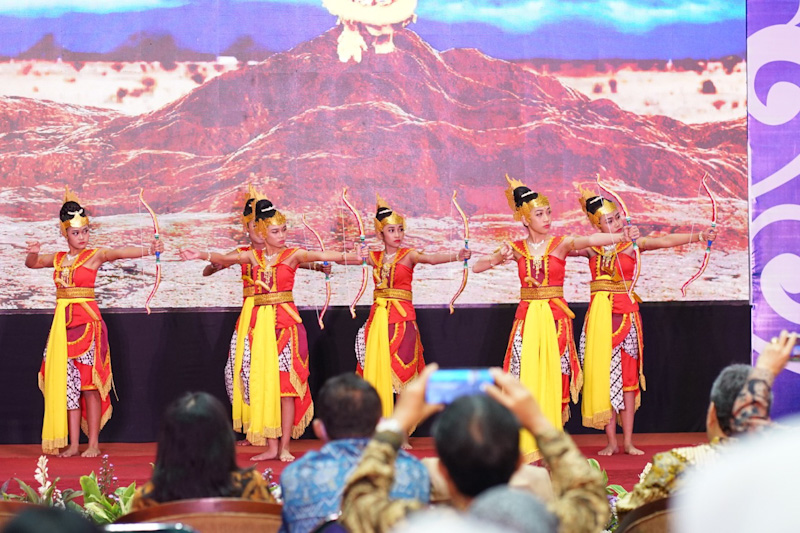 Perkenalkan Wayang ke...