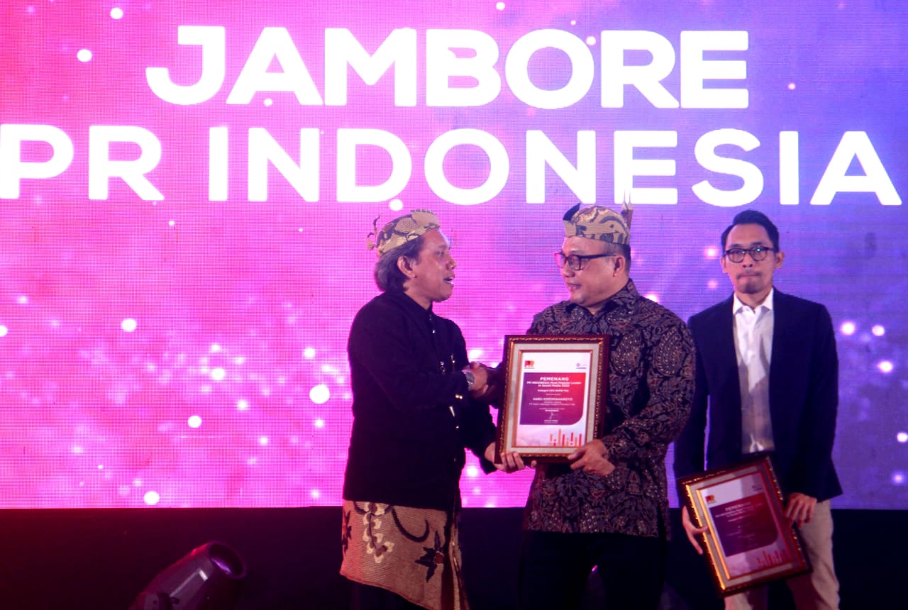 Strategi Komunikasi...
