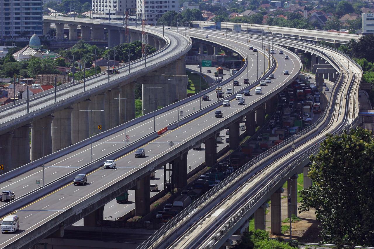 PT Nusantara Infrastructure...