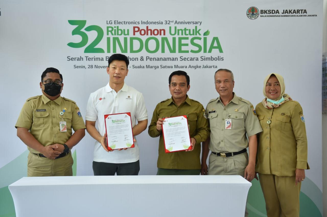 Penanaman 32 Ribu Pohon...