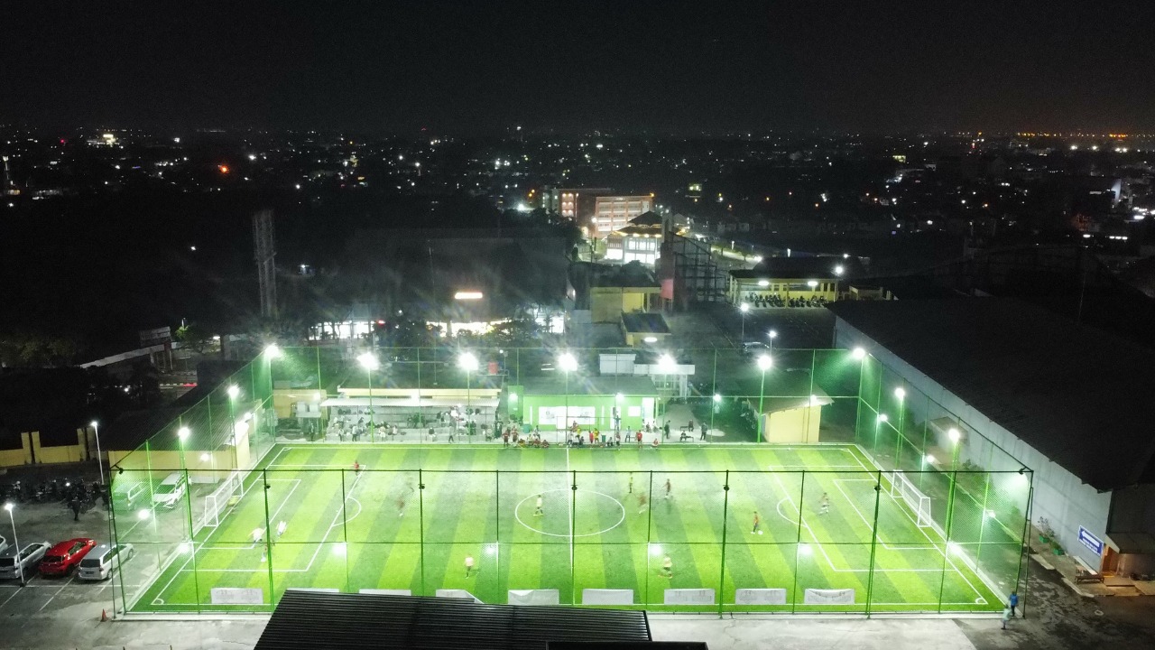 Sensasi Main Bola di...