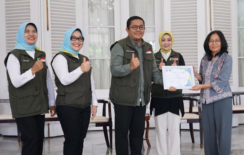 Allianz Indonesia Salurkan...