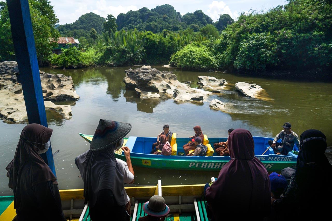 Transisi Perahu Berbahan...