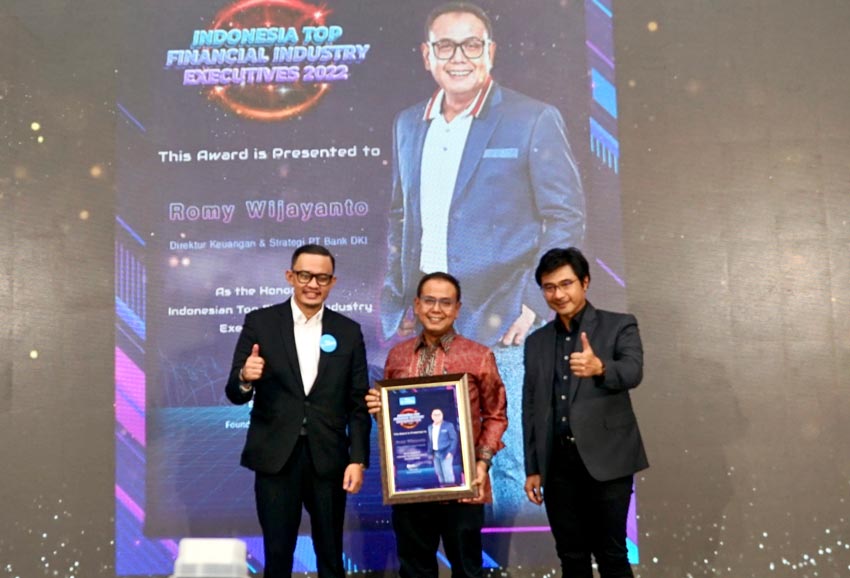 Bank DKI Raih The Top...