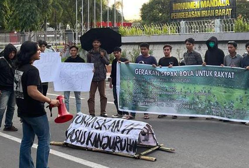 Bawa Keranda Mayat,...