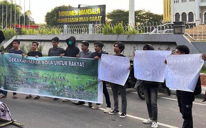 Bawa Keranda Mayat,...