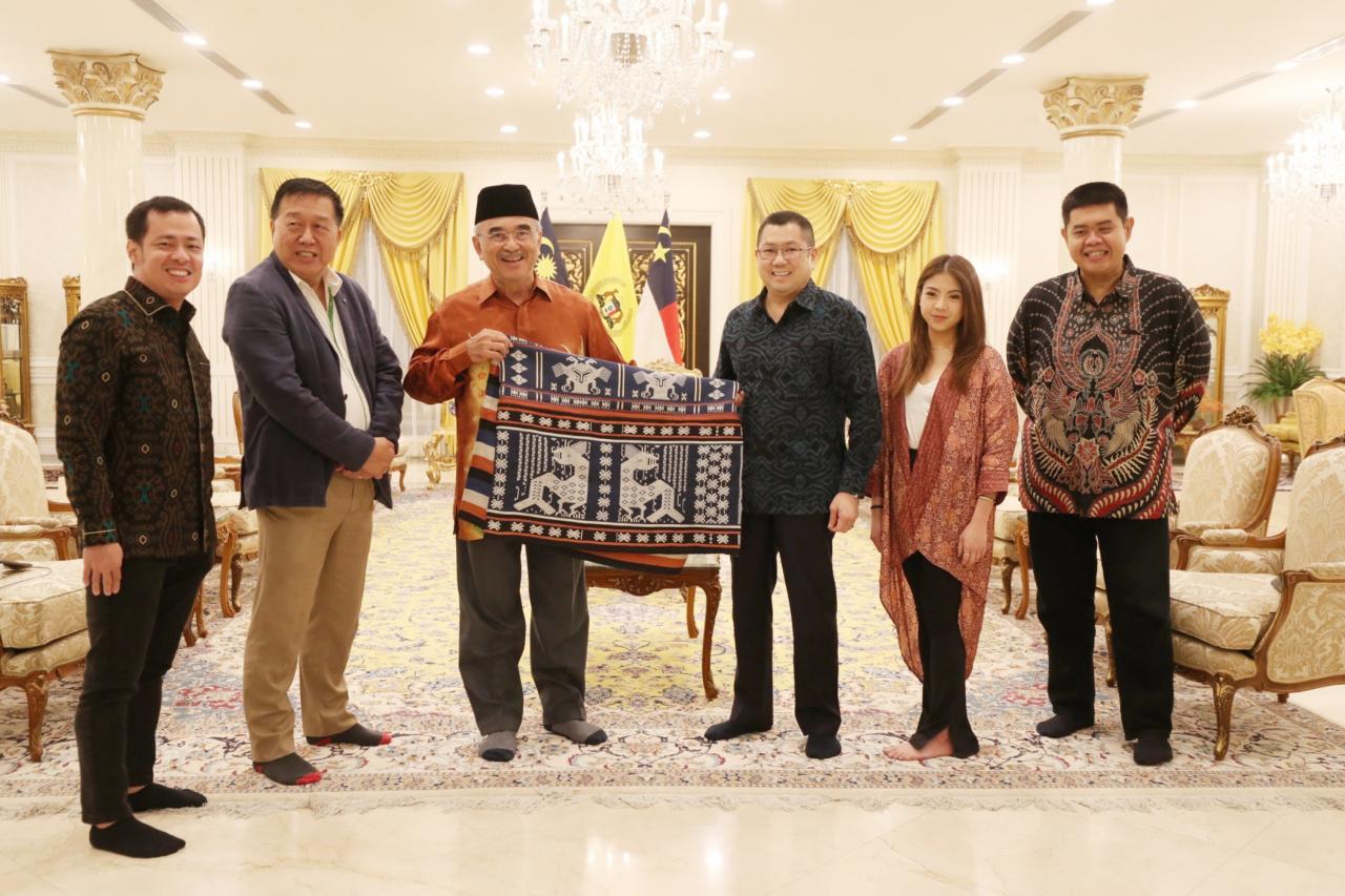 Berkunjung ke Malaysia,...