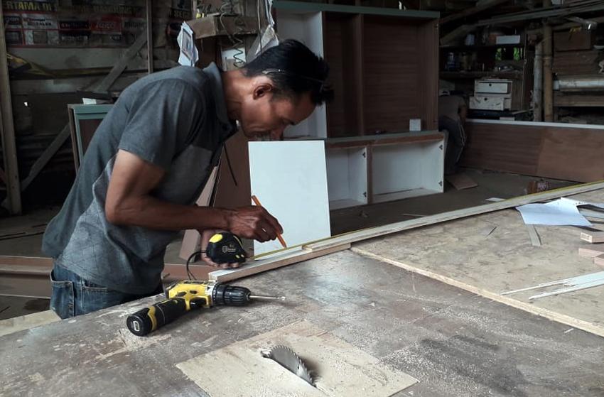 Berdayakan Warga Sekitar,...