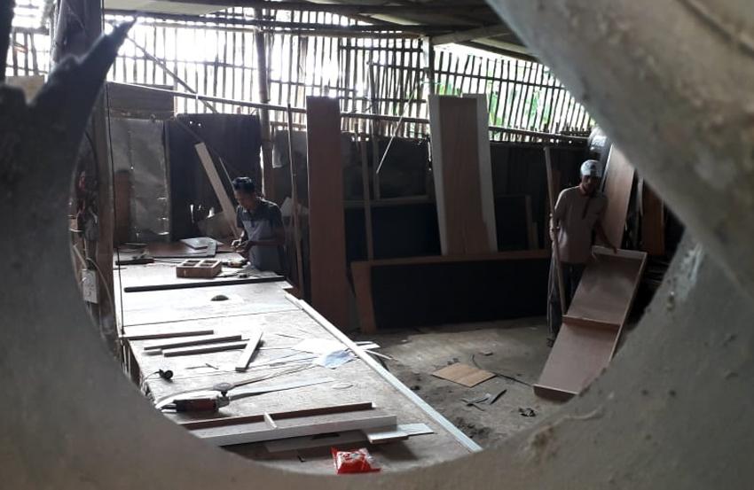 Berdayakan Warga Sekitar,...