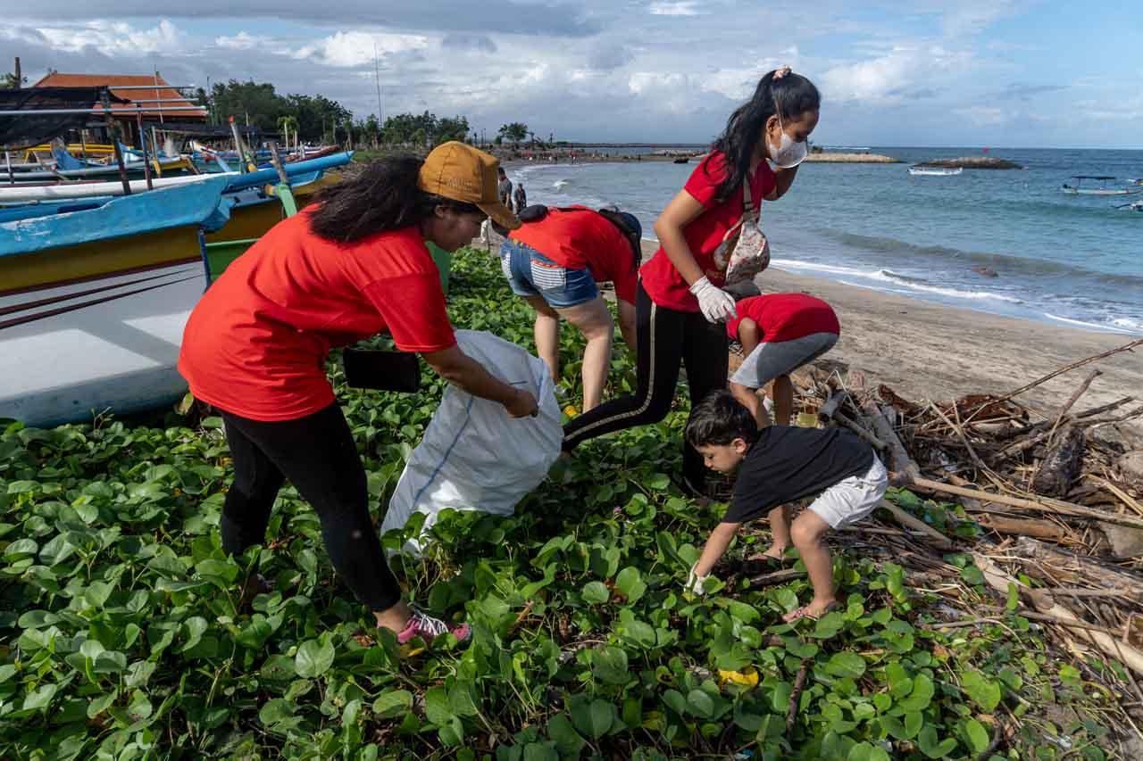 Aksi Bersih-bersih Sampah...