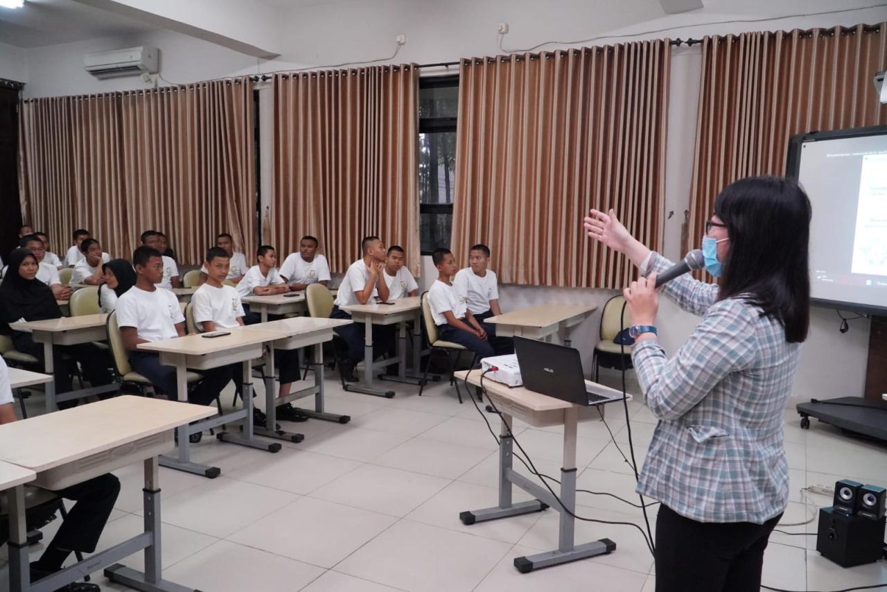 Dukung Dunia Pendidikan,...