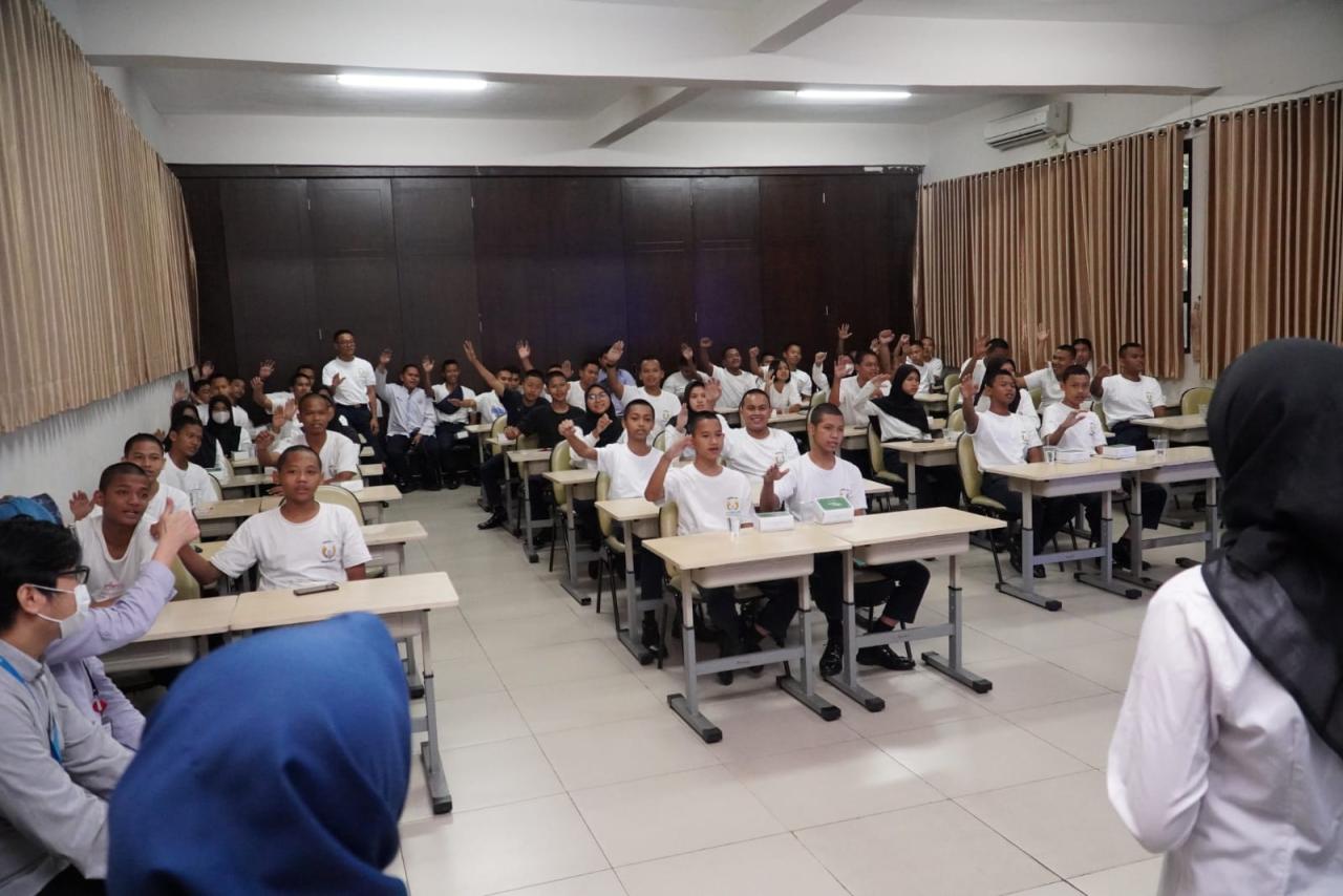 Dukung Dunia Pendidikan,...
