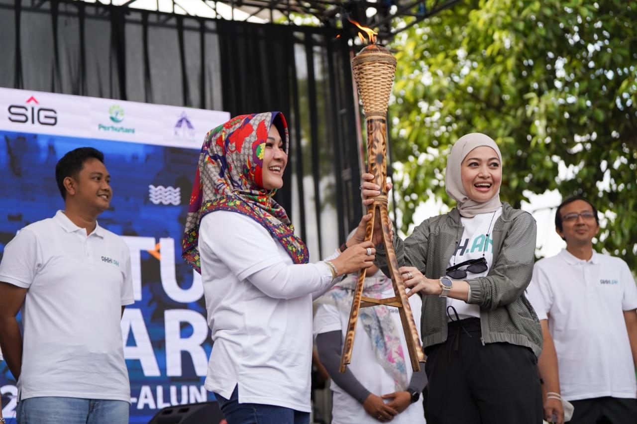 Rayakan HUT ke-25 Kementerian...