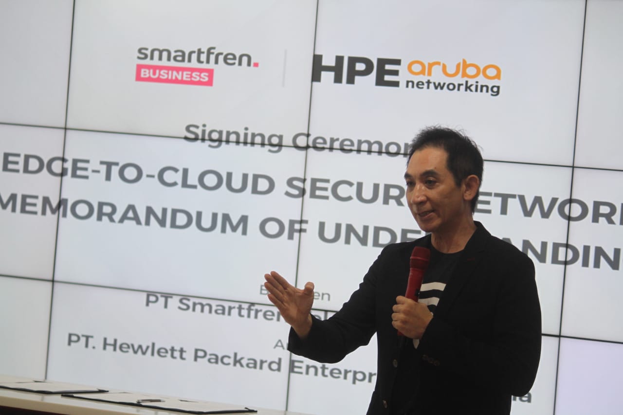 Kolaborasi Smartfren...