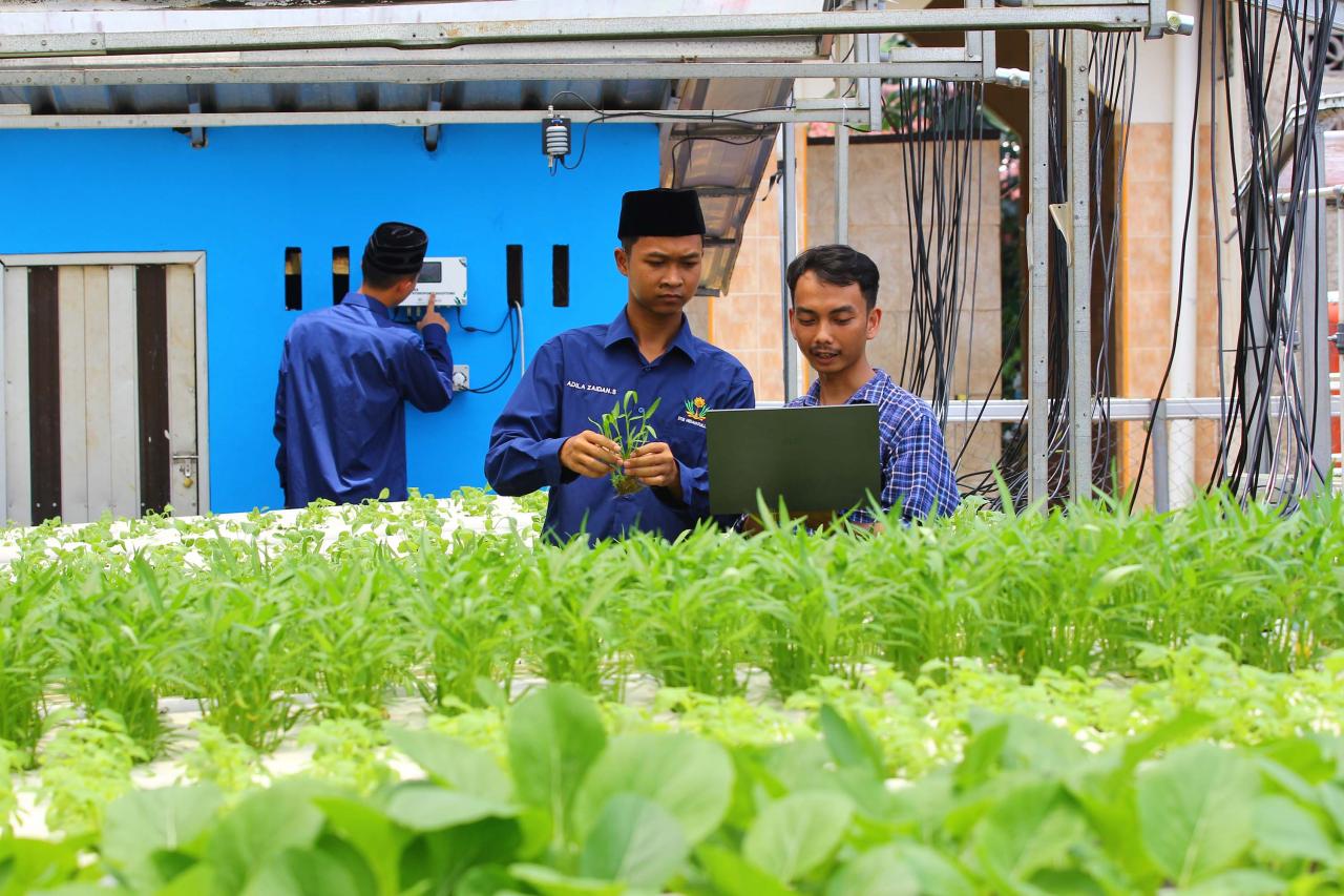 Penerapan IOT XL Axiata...