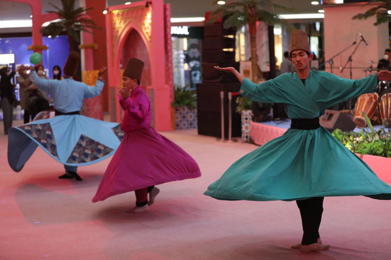 Melihat Tarian Sufi...