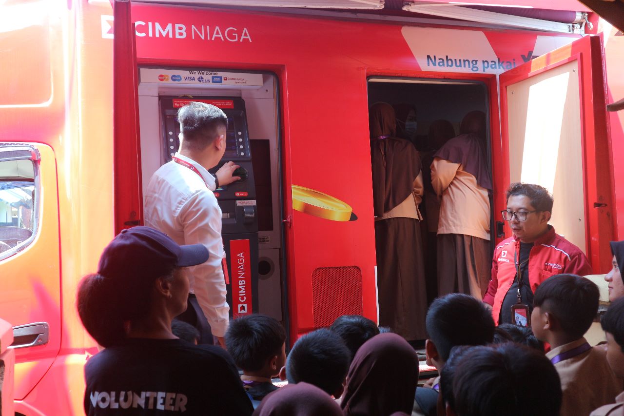 CIMB Niaga Dukung OJK...