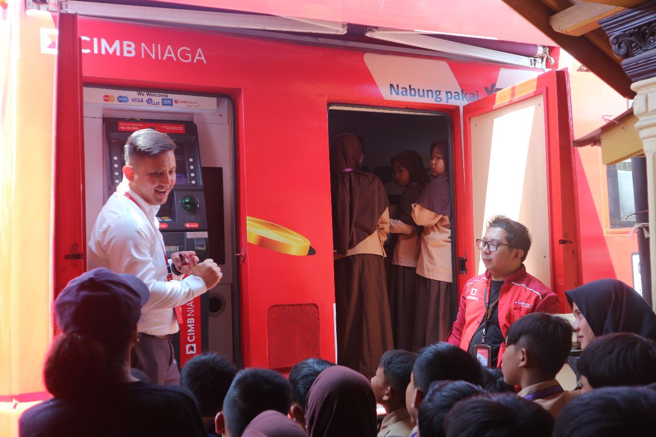 CIMB Niaga Dukung OJK...