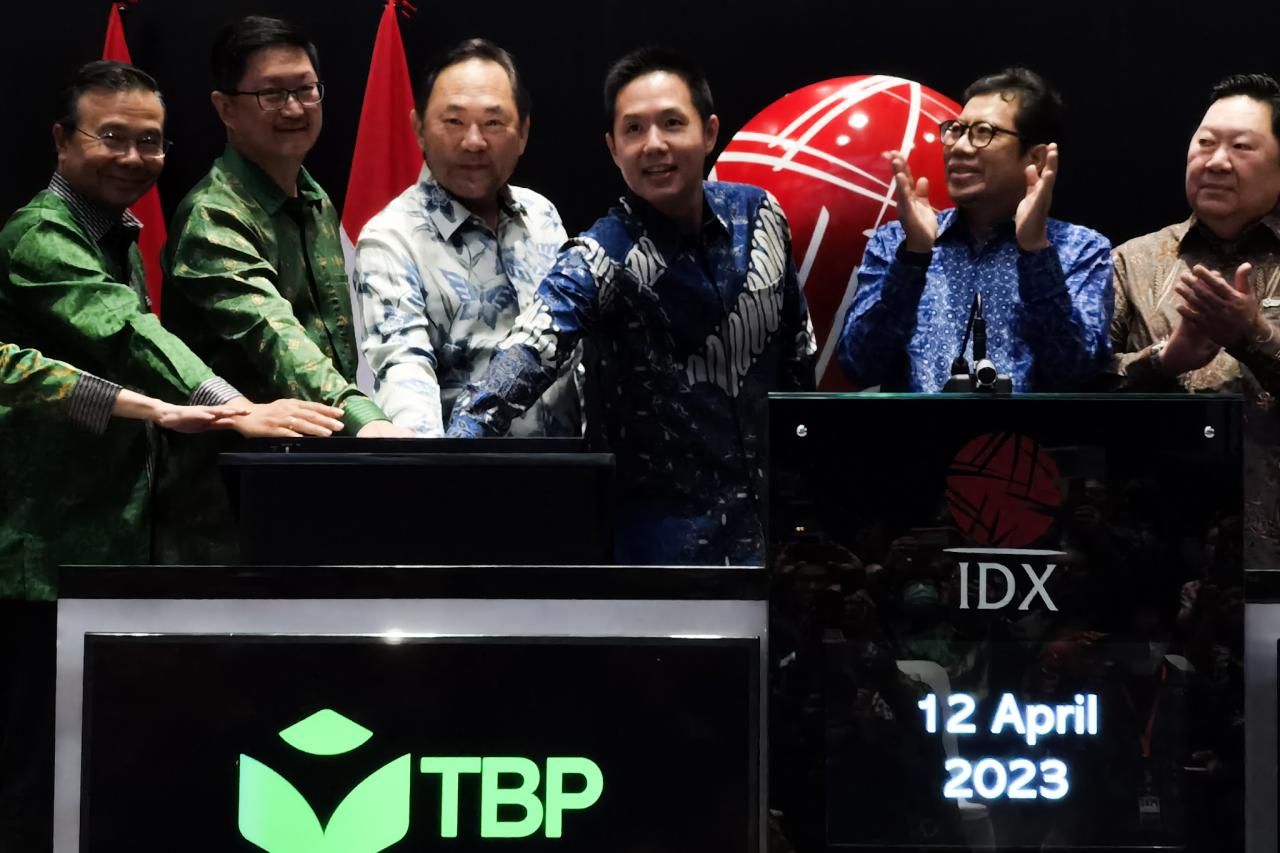 Pencatatan Saham Perdana...