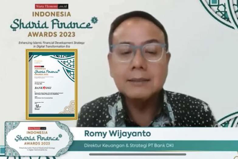 Bank DKI Raih Penghargaan...