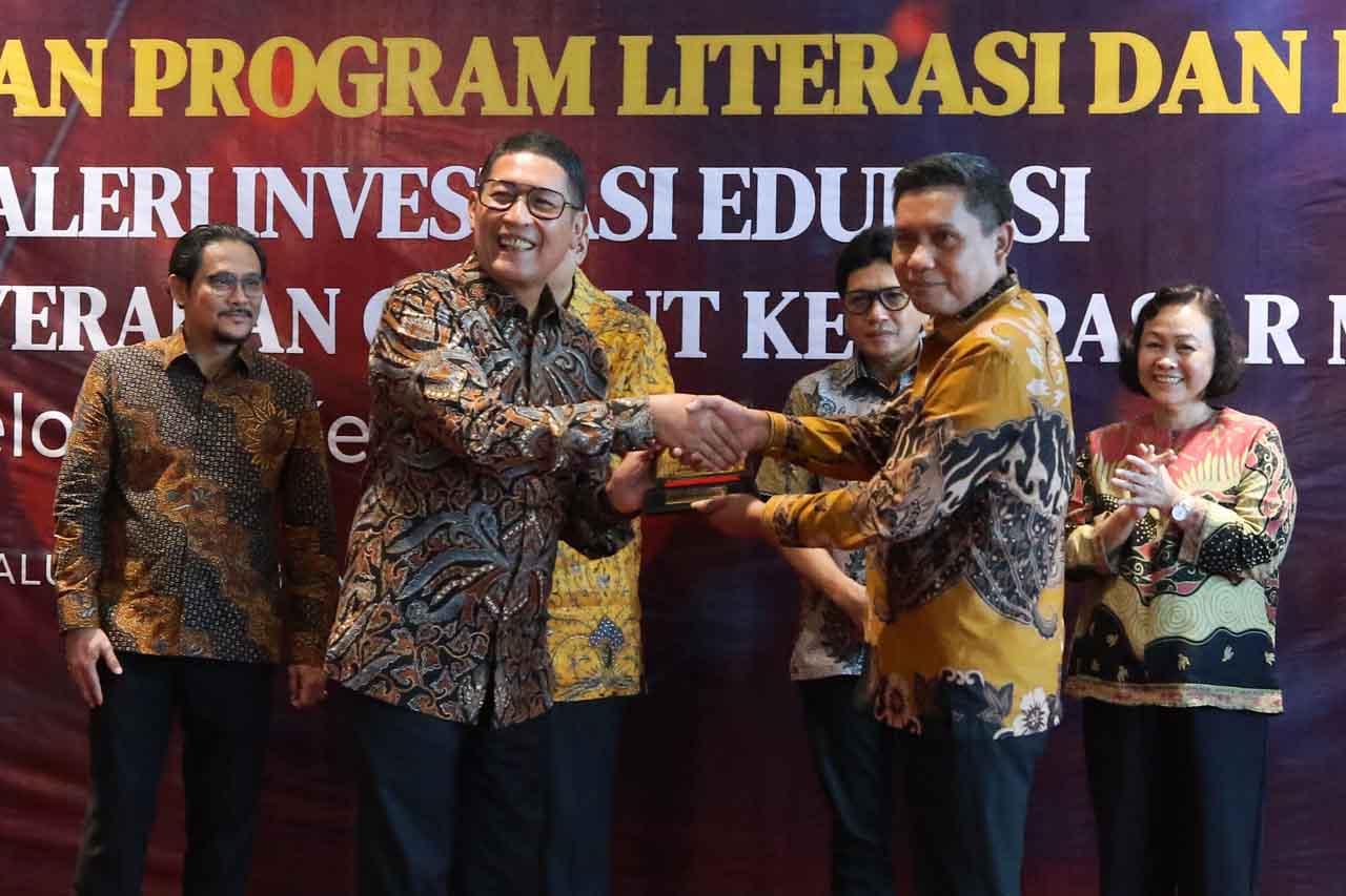 Pencanangan Program...
