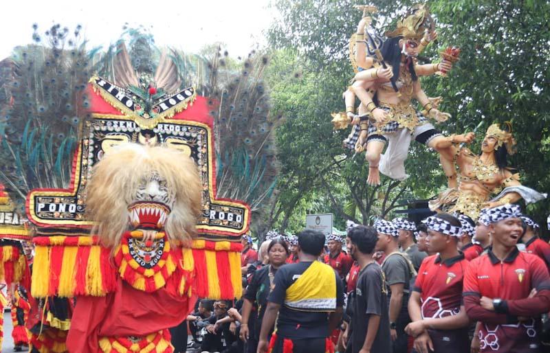 Kembali Digelar, Parade...