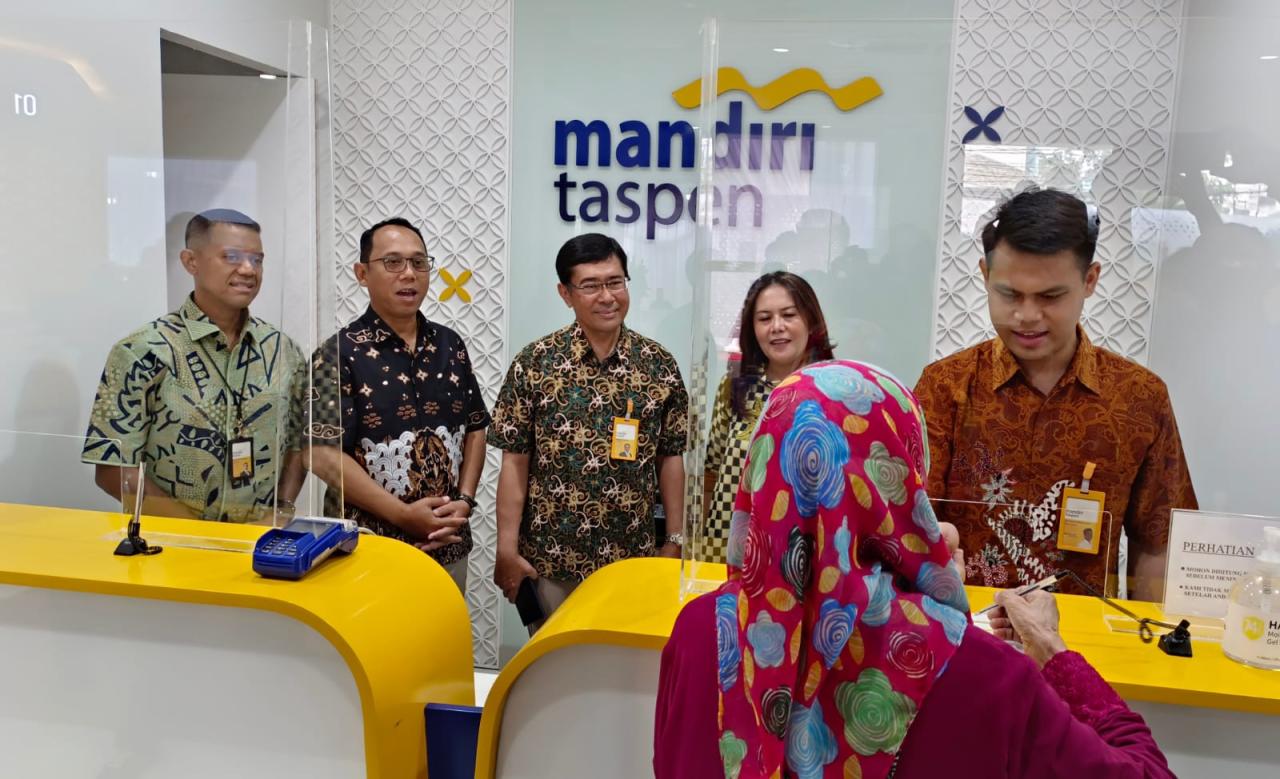 Pemindahan Kantor Bank...