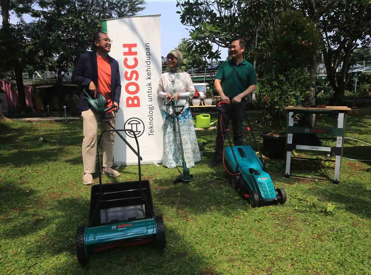 Ajak Berkebun di Rumah,...