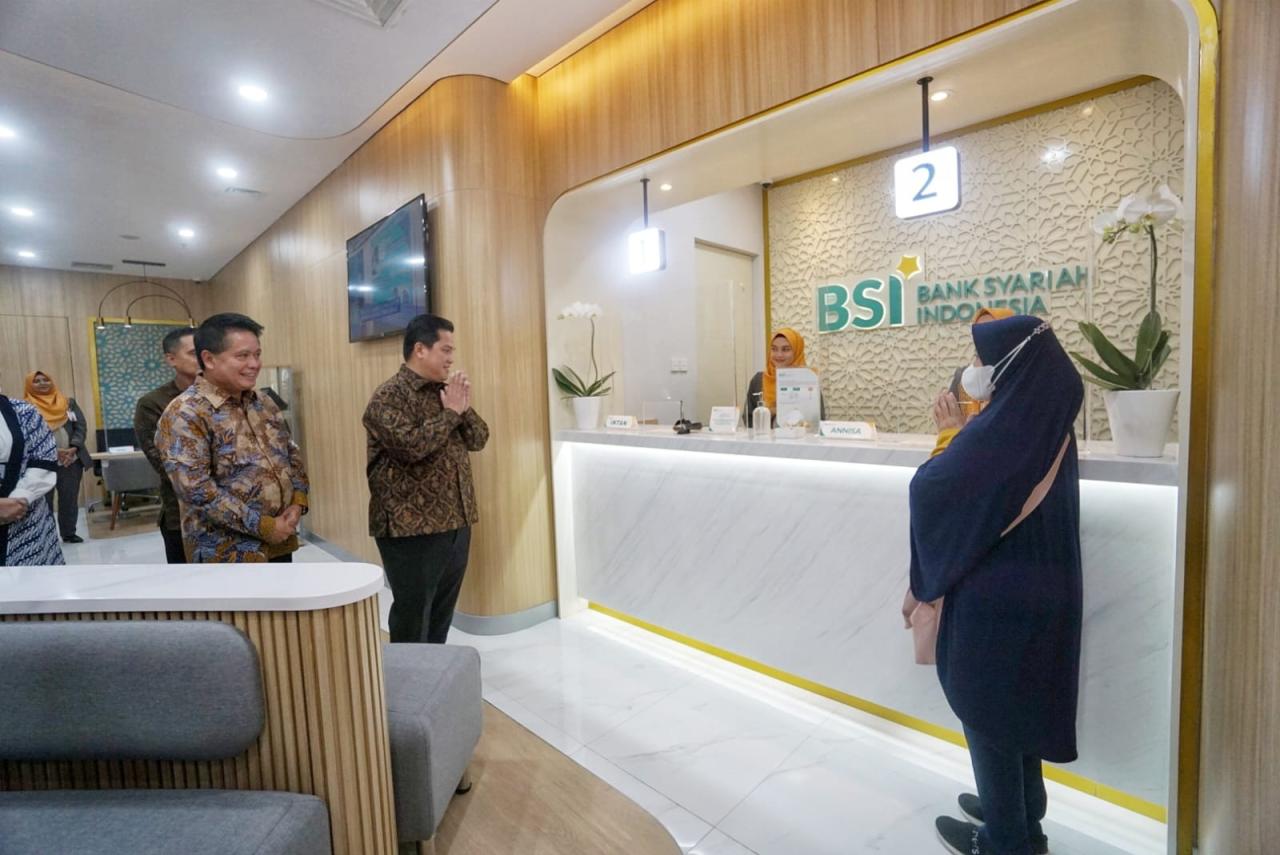 Erick Thohir Tinjau...