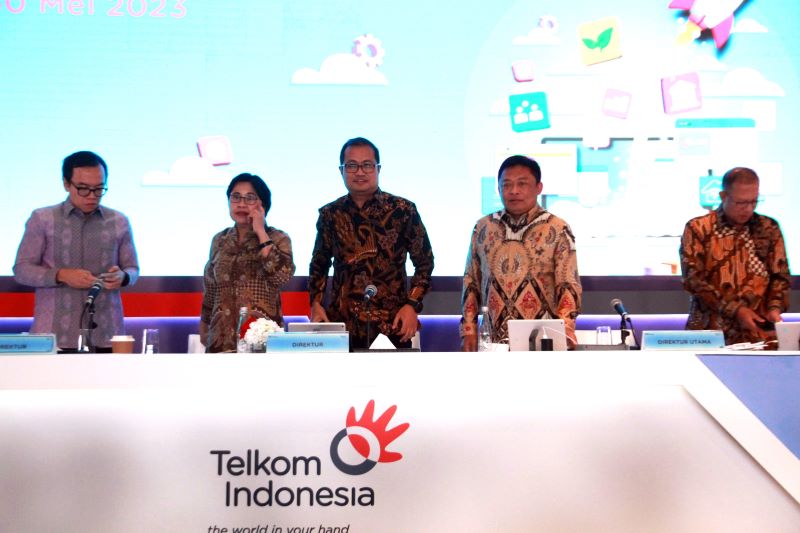 Telkom Bagikan Dividen...