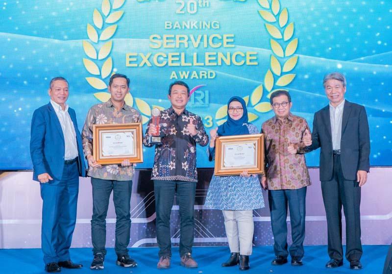 Dinobatkan Sebagai The...